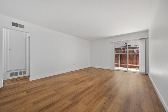 Photo - 2613 W Aurora St Unit 2