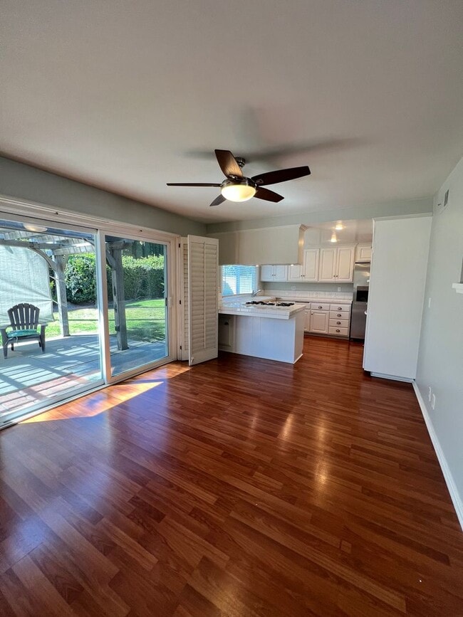 Photo - 3 Bed 2.5 Bath Fountain Valley Beauty Now Available