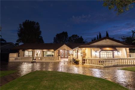 Photo - 18834 Devonshire St