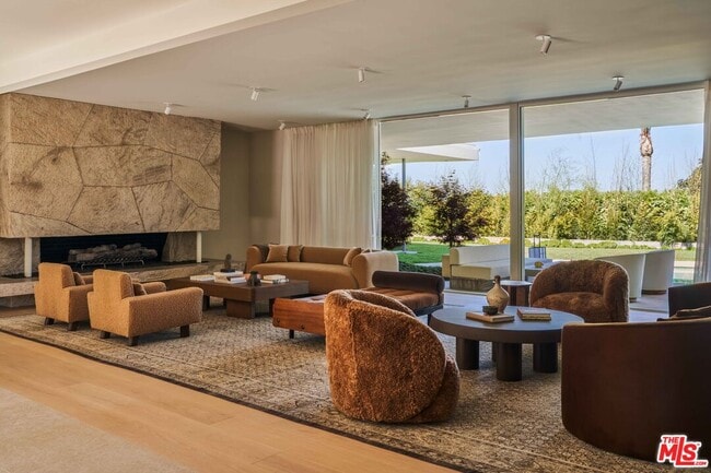 Photo - 1865 Loma Vista Dr