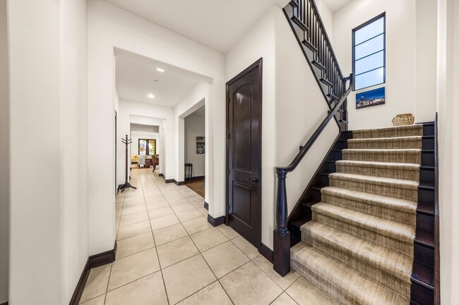 Photo - 347 Island Oak Ln