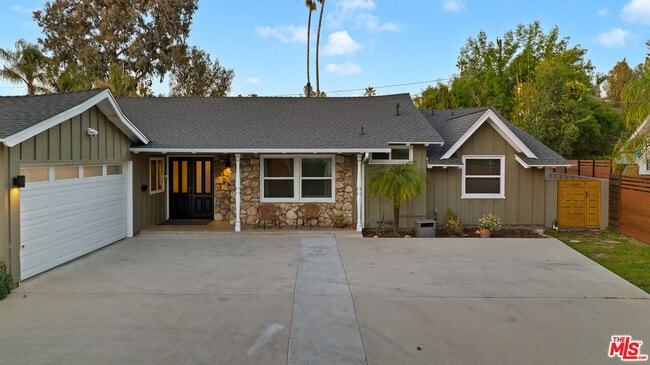 Photo - 23027 Gainford St House