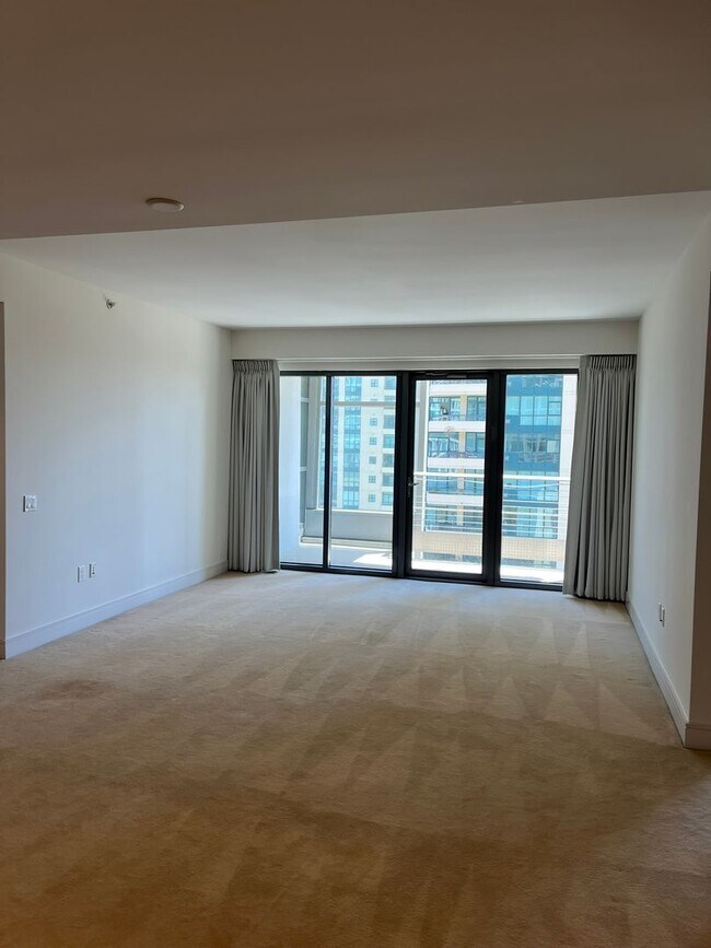 Photo - Experience upscale living in Downtown San Diego with great views. This is a must see!