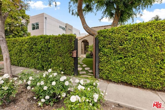 Photo - 708 Westbourne Dr