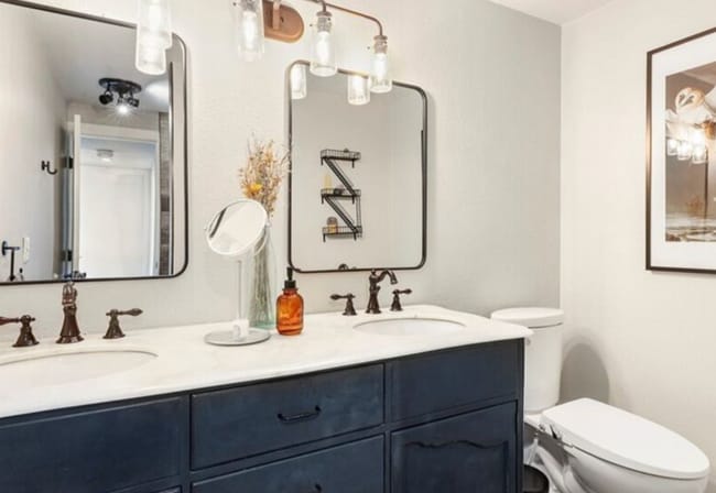 Photo - 2135 E 4th St