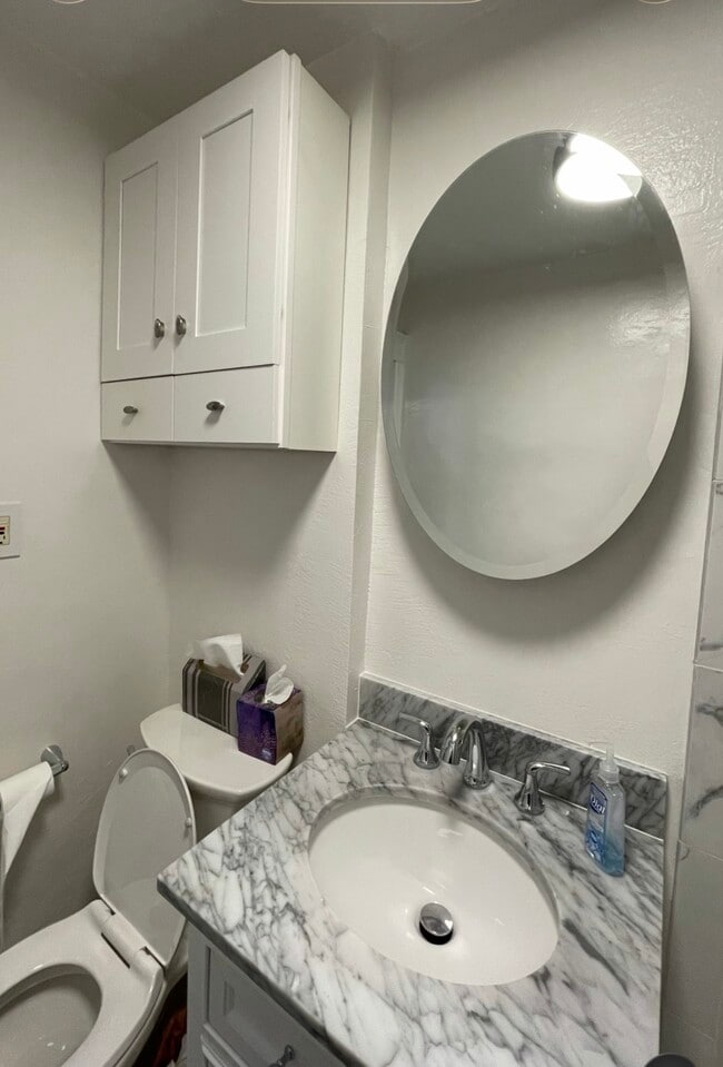 Photo - 2068 W 52nd St