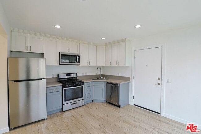 Photo - 1277 W 23rd St Unit 3