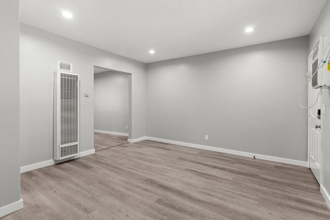 Photo - 113 S Lillie Ave Unit 201-02