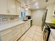 Photo - 5285 E Waverly Dr Unit 111