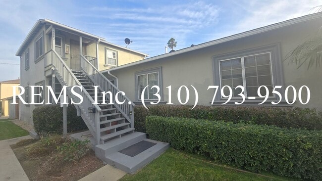 Photo - Bright 1 Bedroom Upstairs Apartment w/ Garage Parking Unit 9042