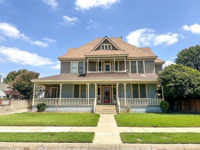 Building Photo - IAN- 4537 MERRIL AVE Unit 4537 Merril Ave- 1