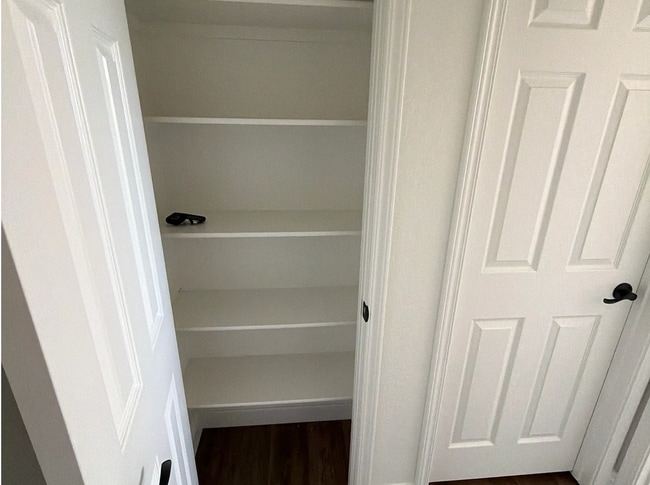 Photo - 316 Crownview Ct