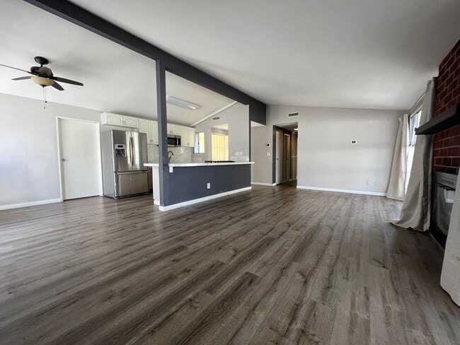 Welcome Summer in this Serra Mesa GEM! - Welcome Summer in this Serra Mesa GEM! House
