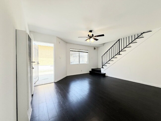 Building Photo - 1343 W 36th St Unit 3