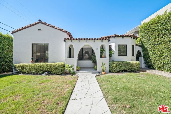 Photo - 601 Hayworth Ave