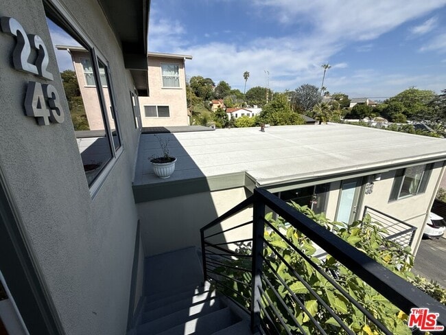 Photo - 2243 Silver Ridge Ave