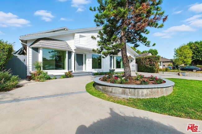 Photo - 4640 Laurelgrove Ave