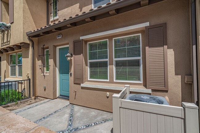 Photo - West Creek 3 Bedroom Townhome for Rent in Valencia.