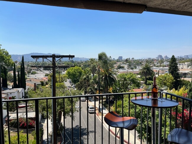 Private Balcony City Views - 1517 E Garfield Ave Unit 53
