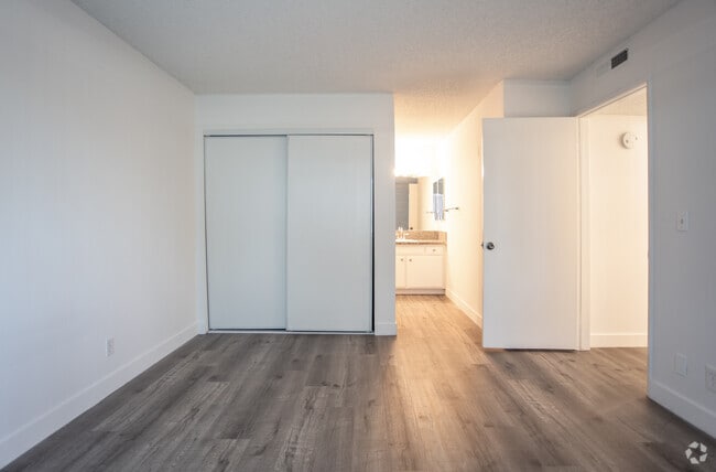 Photo - Oxnard Apartments