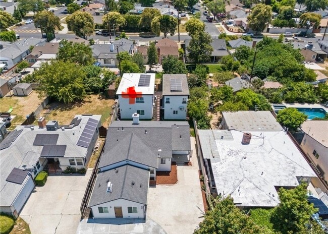 Building Photo - 18654 Runnymede St