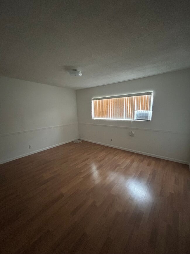 Photo - 13931 Bessemer St