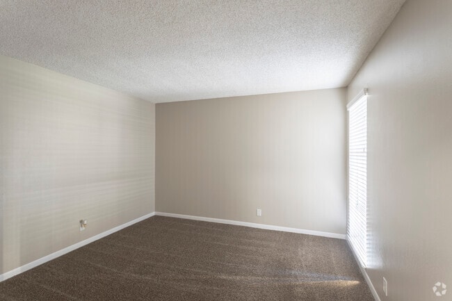 1 BR, 1 BA - 694 SF - Villa Napoli Apartments