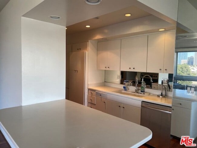 Photo - 2220 Ave of the Stars Unit 802