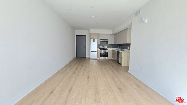 Photo - 1530 S Hayworth Ave Unit 203