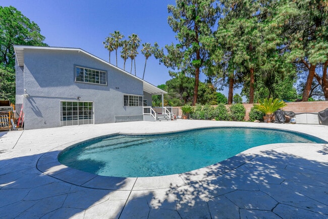 Photo - 20212 Valerio St