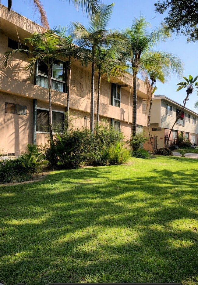 Photo - 351 Riverdale Dr Unit 6