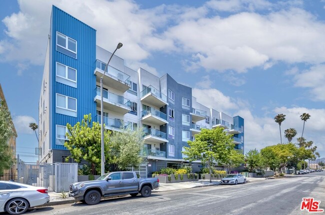 Building Photo - 105 S Mariposa Ave Unit 509 Rental