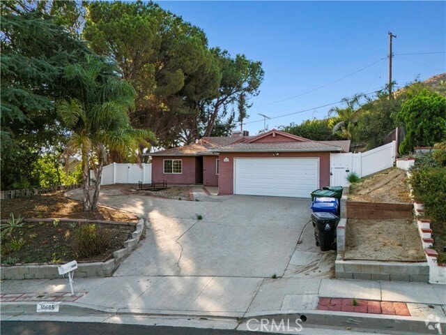 Building Photo - 10685 Ledeen Dr Rental