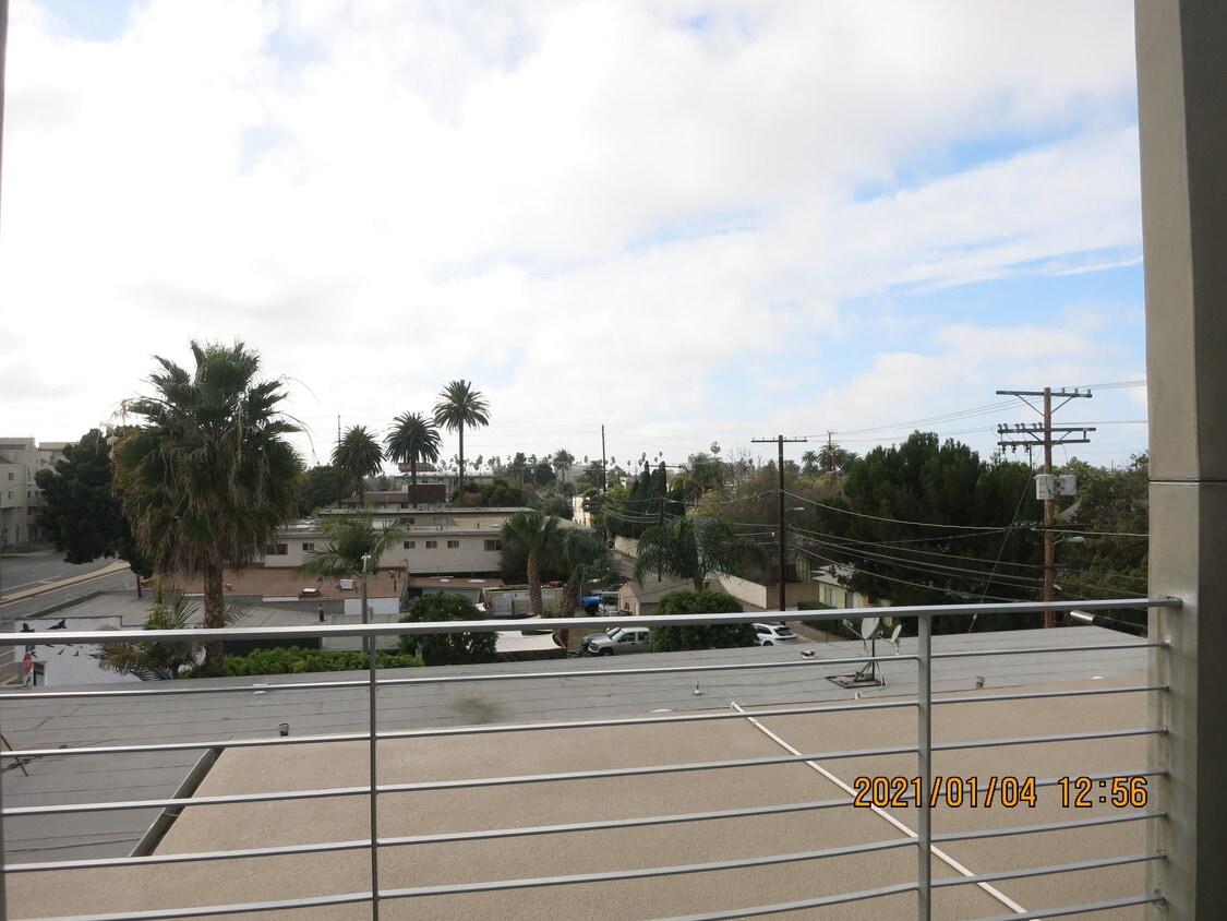 Floor Plan - TownHome 1BD/1.5BA