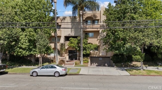 Building Photo - 333 W Alameda Ave Rental