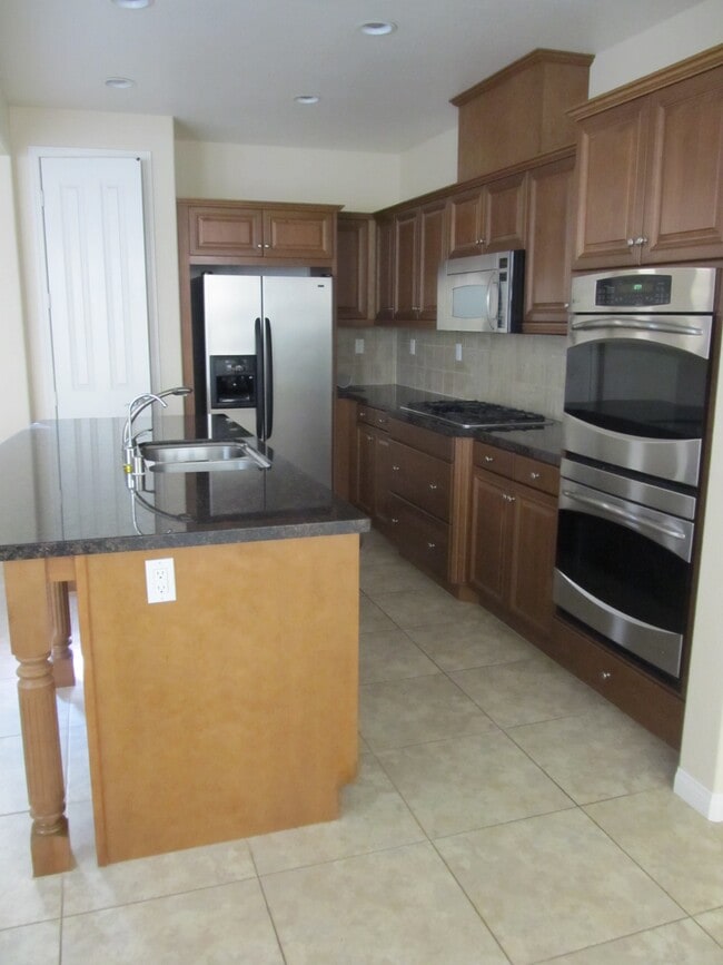 Photo - 13507 Blue Lace tr