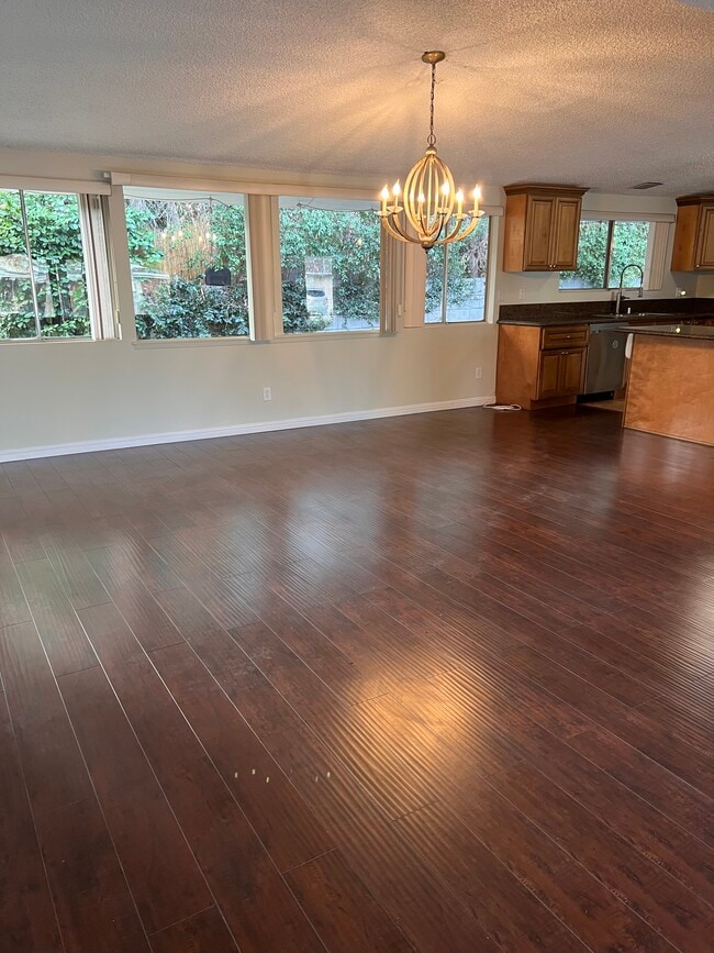 Photo - 4541 Collett Ave