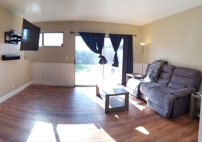 Building Photo - 2-Bedroom Home with Balcony in Orcutt – Pe...