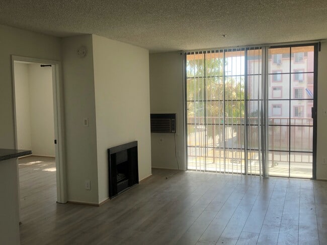 Photo - 1621 Venice Blvd Unit 204