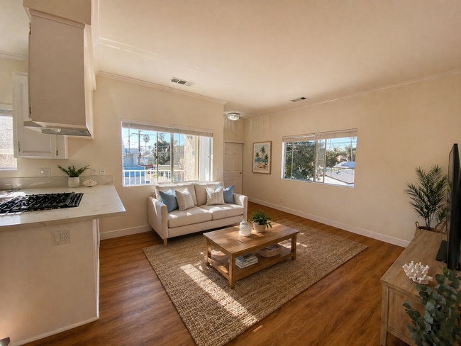 Photo - Upstairs 2BD Apartment Home! Great PB Location! Garage! AC! Unit 1160 B Thomas Ave