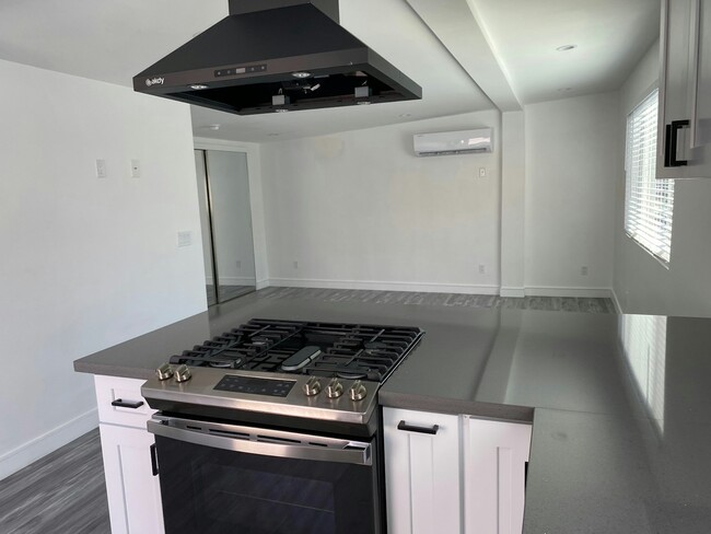 Photo - 150 N Roberto Ave