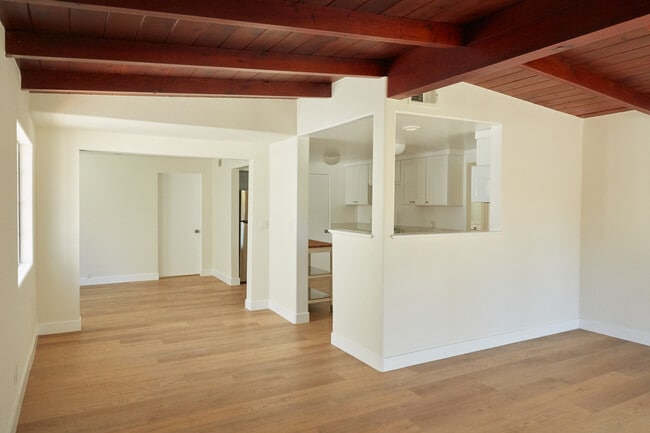 Photo - 3644 Greenfield Ave Unit 3644