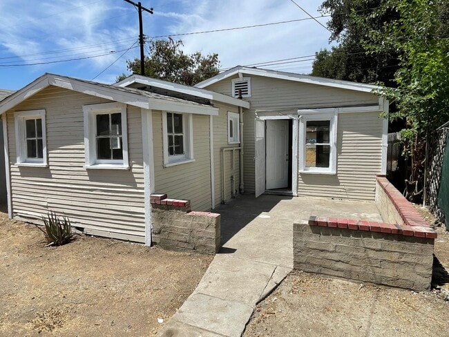 Photo - 1726 N Sierra Way Unit 2