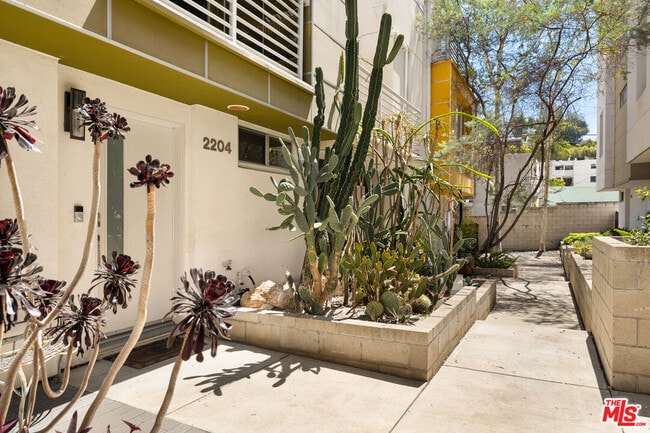 Photo - 2204 Fox Ln