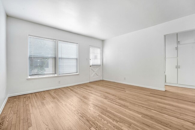 Building Photo - Washington Blvd. Marina Apartments - near ...