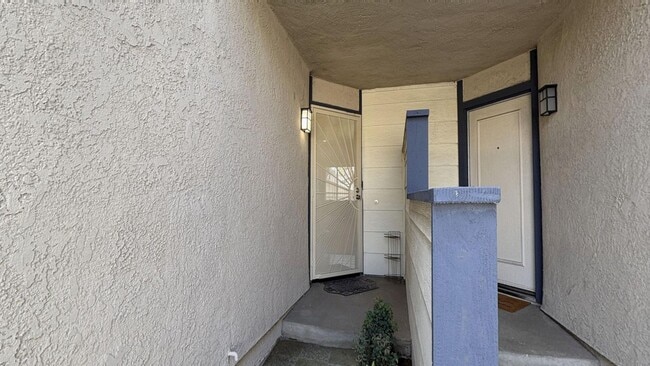 Photo - 831 Carlton Privado