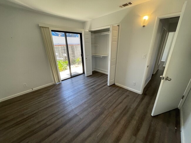 Building Photo - 1816 Marshallfield Ln Unit C