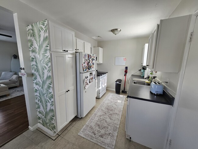 Photo - 1554 Orange Ave Unit A