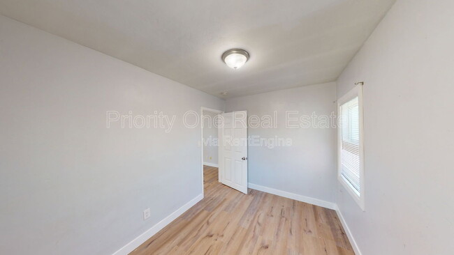 Photo - 2954 1/2 Webster Avenue