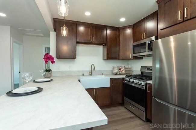 Photo - 3590 Madison Ave